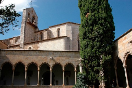 Església del Carme de Peralada (exterior). Font: monestirs.cat