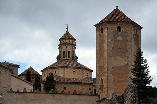 Llanternó de la sagristia nova i torre de la muralla. Font: monestirs.cat
