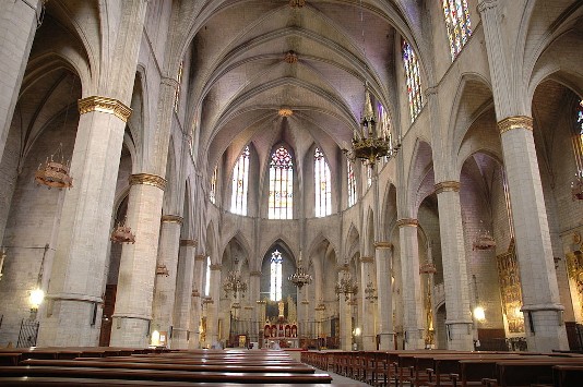 Nau central de la Seu de Manresa. Font: Viquipèdia