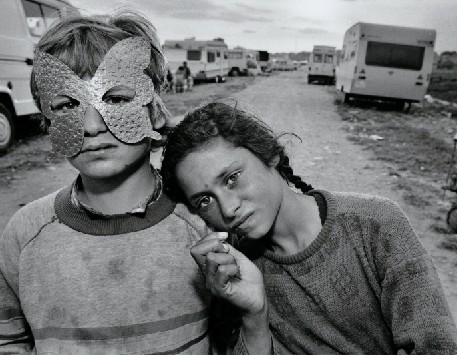 © Mary Ellen Mark. Campament gitano, Barcelona, Espanya, 1987
