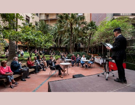"Lectura en veu alta de Sant Jordi" al jardí de l'Ateneu Barcelonès