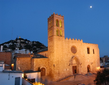 Església Parroquial de Santa Maria (antic Palau dels vescomtes de Cabrera, segles XIV-XV). Font: Turisme de Blanes 