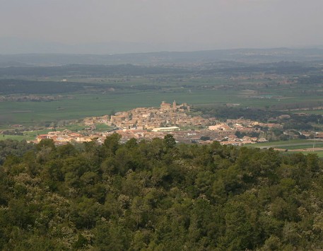La vila de Pals des del cim de Quermany. Font: Viquipèdia 