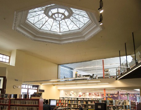 Interior de la Biblioteca Municipal de Palafrugell. Font: web de l'Ajuntament 
