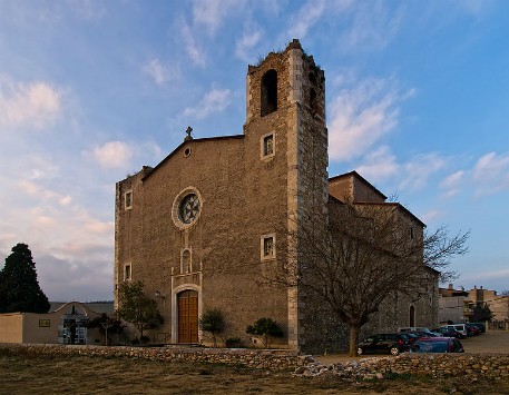 Església Parroquial de la Misericòrdia obra de l'arquitecte Rafael Masó. Font: Viquipèdia 
