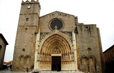 Basílica de Santa Maria de Castelló d'Empúries. Font: Viquipèdia