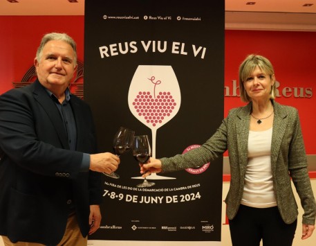 Mario Basora i Noemi Llaurado amb el cartell de Jordi Romero