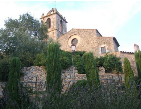 Església Parroquial de Sant Fruitós de Llofriu.  Font: web de la Fundació Josep Pla 