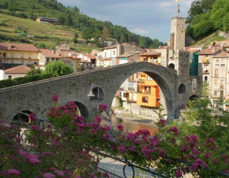 La vila de Camprodon amb el pont sobre el Ter. Font: camprodon.cat 