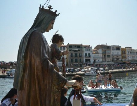 Processó de la Mare de Déu del Carme a Llançà (imatge d'arxiu). Font: viulafesta.cat 