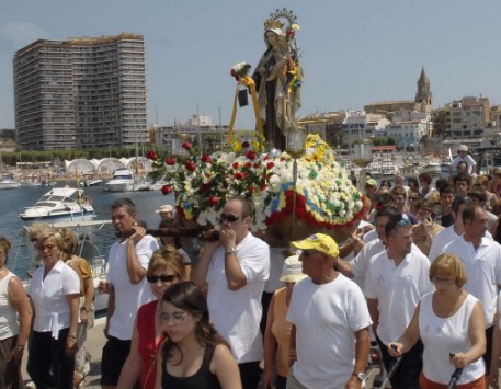 Processó de la Mare de Déu del Carme a Palamós. Foto de Josep Lois i que procedeix del Servei d'Arxiu Municipal de Palamós (SAMP)