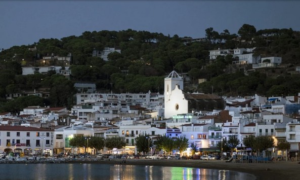 El Port de la Selva de nit. Font: empordaturisme.com