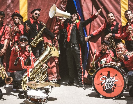 Cia Sidral Brass Band presenta "Red Wine Cabaret"