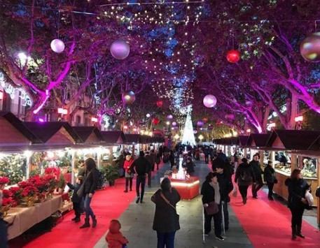 La Rambla de Figueres ambientada per Nadal. Font: Instagram 