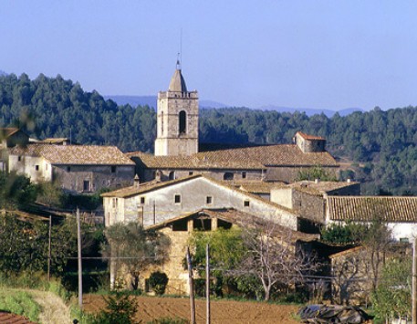 Poble d'Esponellà a la riba dreta del riu Fluvià. Font: enciclopedia.cat 