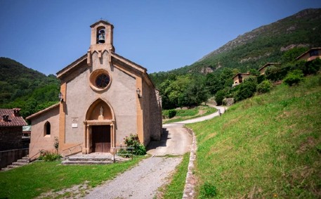 Ermita de Santa Bàrbara a Ogassa. Font: ripollesturisme.cat