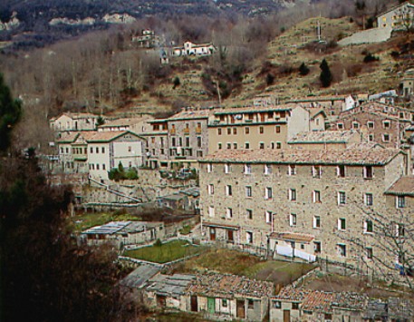 Poble d'Ogassa al Ripollès. Font: enciclopedia.cat 