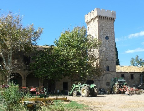 El nucli de Sant Pau de la Calçada dins del terme municipal de Figueres. Font: Viquipèdia