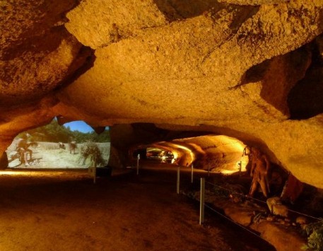 Una de les Coves de l'Espluga de Francolí Una de les Coves de l'Espluga de Francolí