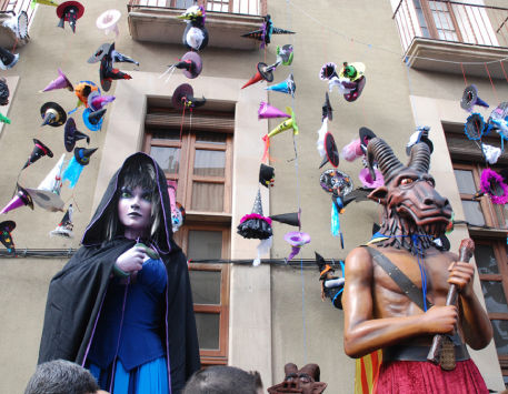 Anar a Cau de Bruixes a Centelles