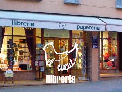 Anar a Llibreria El Cucut (exterior). Font: decomprespertorroella.com