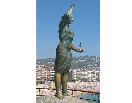 Anar a Monument a la Dona Marinera. Font: Viquipèdia