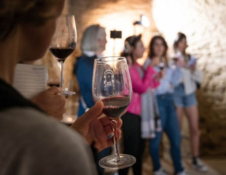 Els temps del vi. Tast a cegues al Monestir de Sant Pere de Rodes