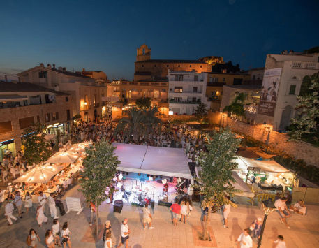 Anar a Font: Ajuntament de Begur