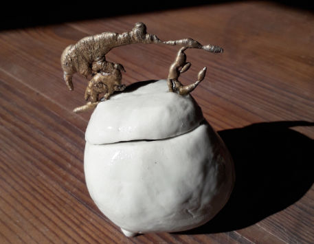 Anar a Exposició "Amb peus de fang"