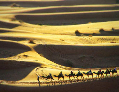 Anar a Una caravana reialment turística · Erg Chebbi/Marroc - 2015