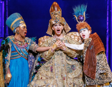 Anar a Òpera 'Akhnaten'