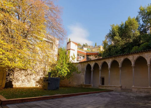 Anar a Pati del primer pis de la Casa Solterra, un dels més bonics del barri vell de Girona.. Font: drac.cultura.gencat.cat
