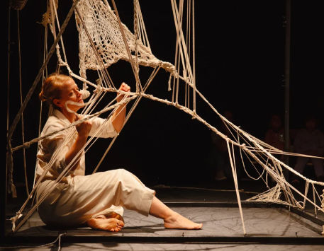 Espectacle 'teNir (sosteNir)'