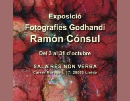 Anar a Cartell de l'exposició "Fotografies Godhandi". Font: Associació Res Non Verba