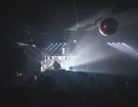 Anar a Moog Electronic Dancing Club