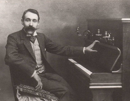 Anar a Ricard Viñes al piano / © Ricard Viñes (1875-1943) Testimoni d'un temps (Ajuntament de Lleida) / Font: interpretscatalanshistorics.com