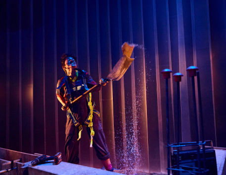 Anar a Cia. El Eje, amb l'espectacle 'Tres porques'