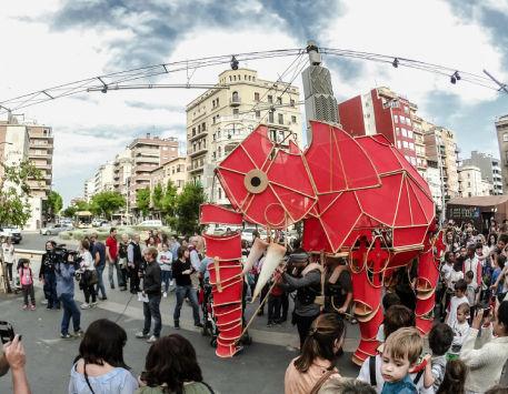 Anar a Hathi l'elefant