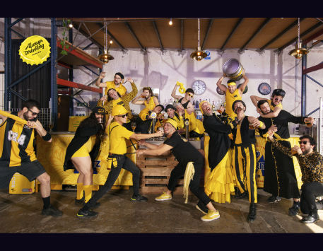 Anar a Cia. Always Drinking Productions presenta 'El carrer és nostre'