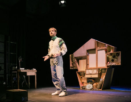 Anar a Cia 'Jordi Font' presenta 'ELLS I JO o aquella sensació que els arbres et miren'