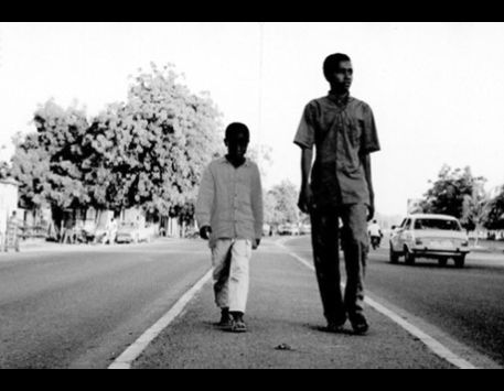 Anar a Fotograma del film 'Abouna'