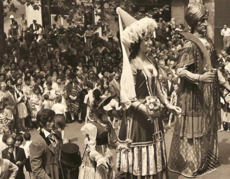 Exposició "Ara balla pel camí"