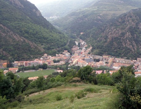 Ribes de Freser al fons de la vall homònima. Font: Viquipèdia 