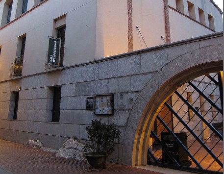 Centre Cultural Escoles Velles de Begur. Font: Viquipèdia