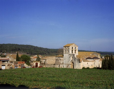 Poble de Crespià a la part nord del Pla de l'Estany just a tocar de l'Alt Empordà. Font: enciclopedia.cat