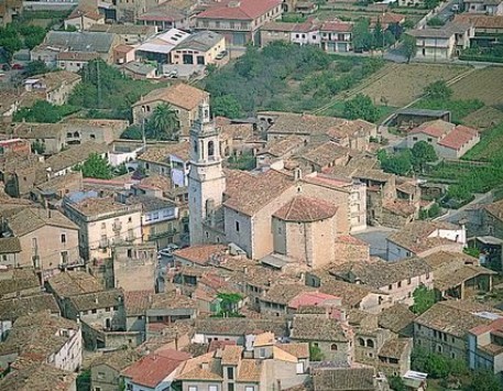 Vista aèria de la vila de Celrà al marge dret del Ter. Font: girones.cat 